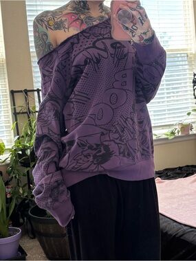 Hot Topic Joker Off-the-Shoulder Graphic Sweater